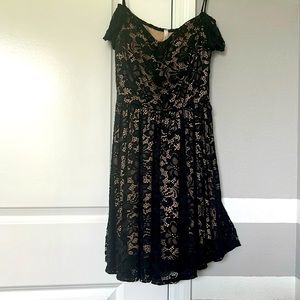 Brand is CHOCOLATE made in USA. Blank dress, size small.